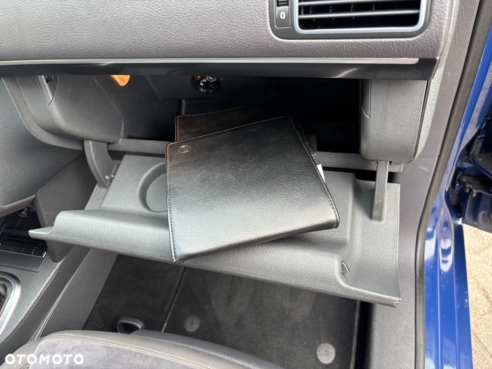Volkswagen Touran 2.0 TDI DPF DSG Highline - 18