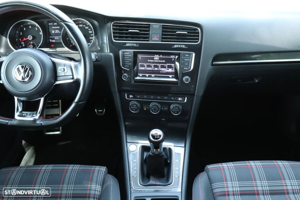 VW Golf 2.0 TSi GTi Performance - 16