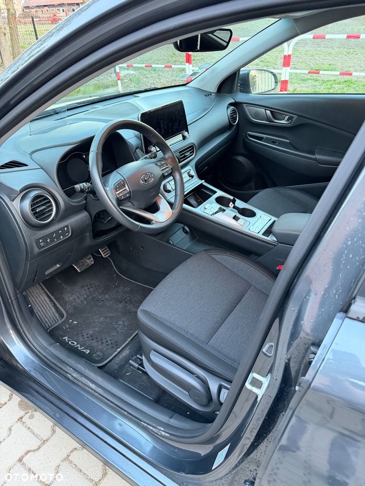 Hyundai Kona Premium - 11