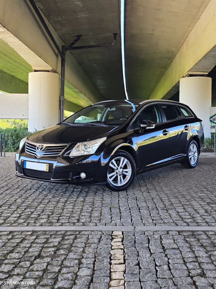 Toyota Avensis SW 2.0 D-4D - 1