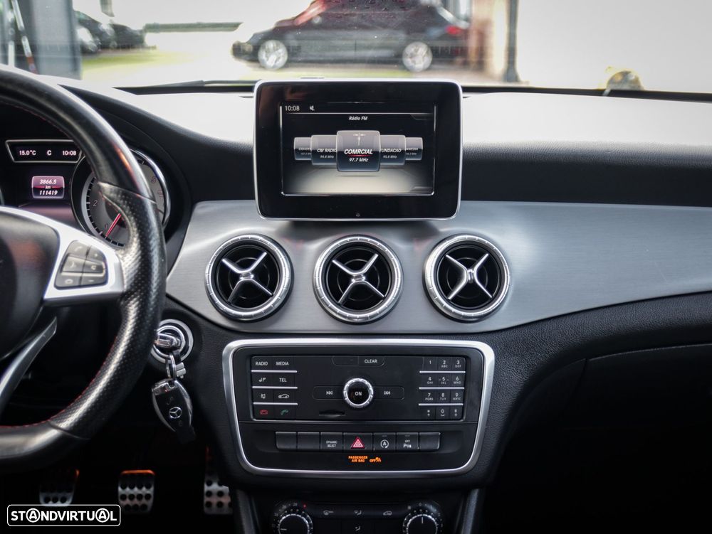 Mercedes-Benz CLA 200 d Shooting Brake AMG Line - 28