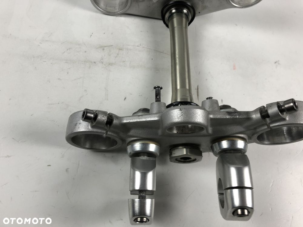 Triumph Street Triple 675 07-11 półka dolna + górna komplet - 11