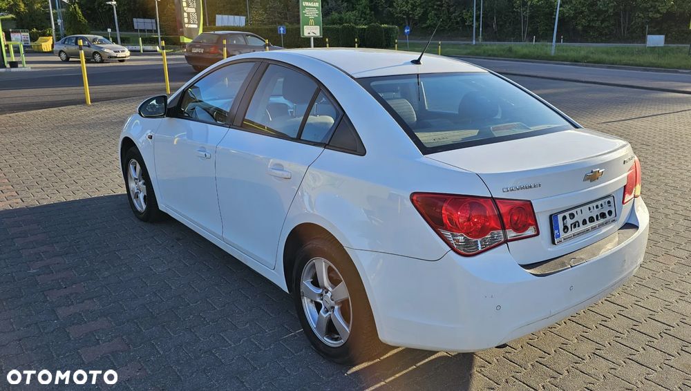 Chevrolet Cruze 1.8 LT - 9