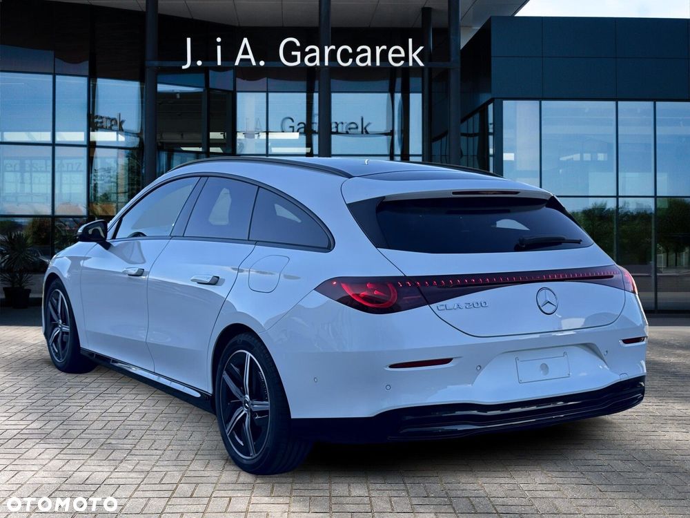 Mercedes-Benz CLA - 4