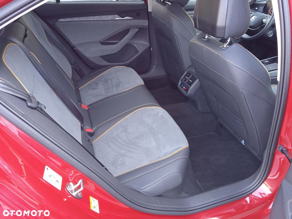 Skoda Superb 2.0 TDI SCR 4x4 Selection DSG - 14