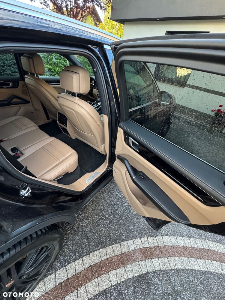 Porsche Cayenne Standard - 9