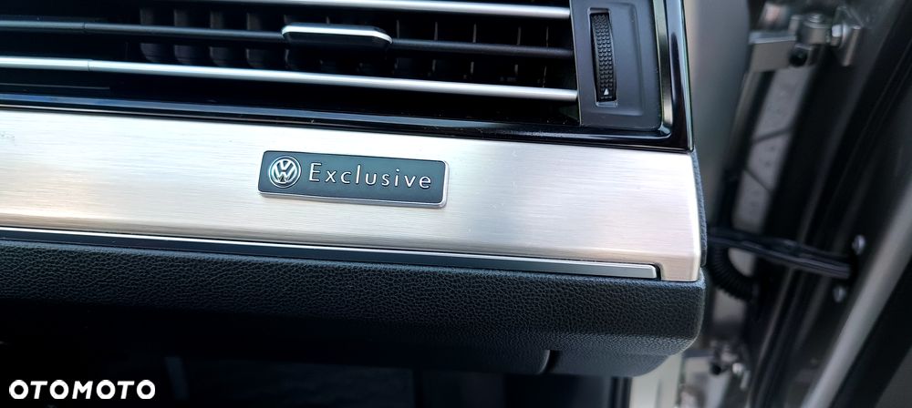 Volkswagen Passat Variant 2.0 TDI SCR Highline - 32