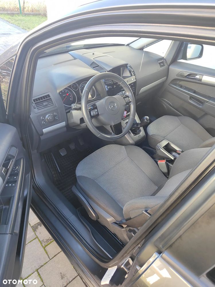 Opel Zafira - 26