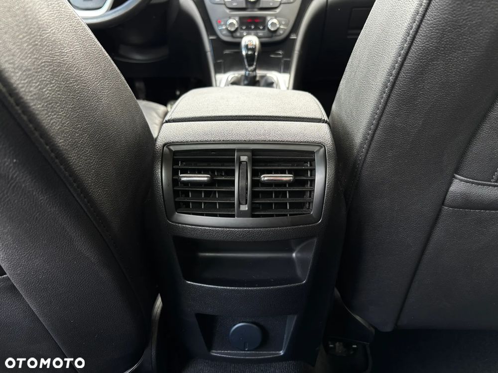 Opel Insignia 2.0 Turbo 4x4 - 14