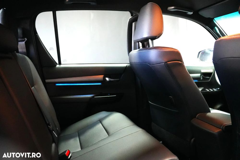 Toyota Hilux 2.8D 204CP 4x4 Double Cab AT MHEV Invincible - 11