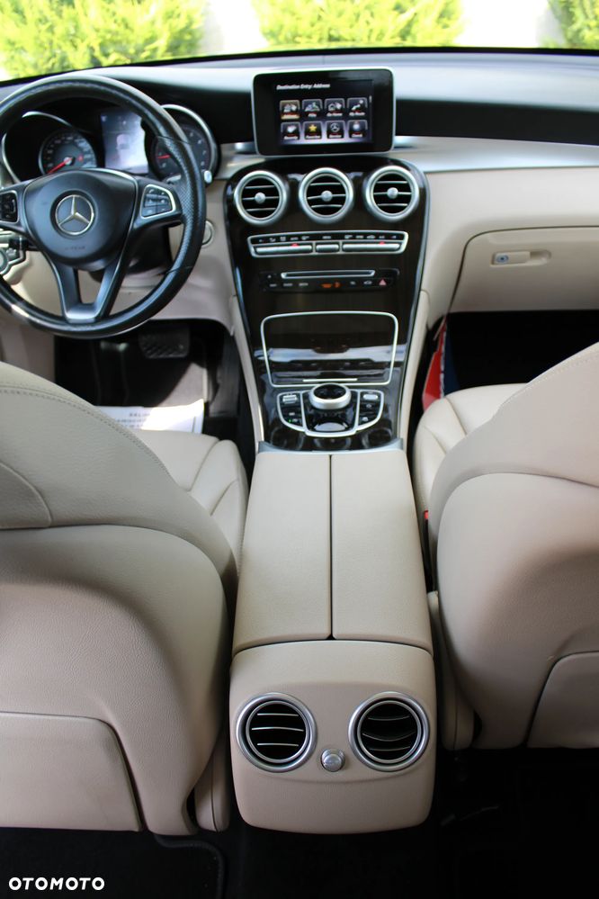 Mercedes-Benz GLC 300 4Matic 9G-TRONIC - 24