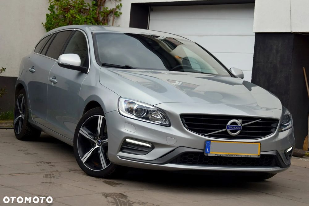 Volvo V60 D5 AWD R-Design Summum - 6