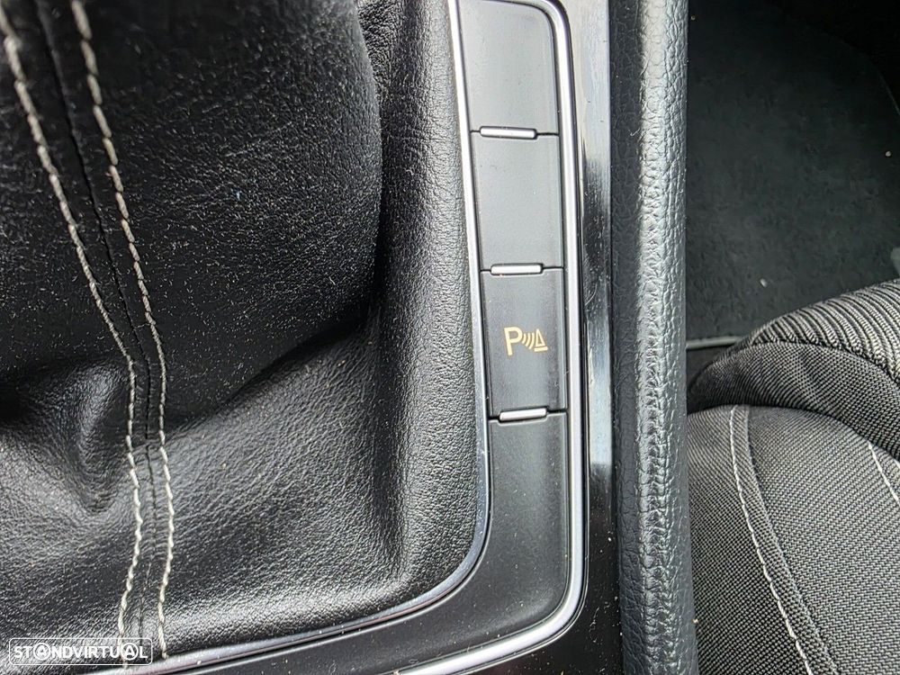 VW Golf R 4Motion BlueMotion - 19