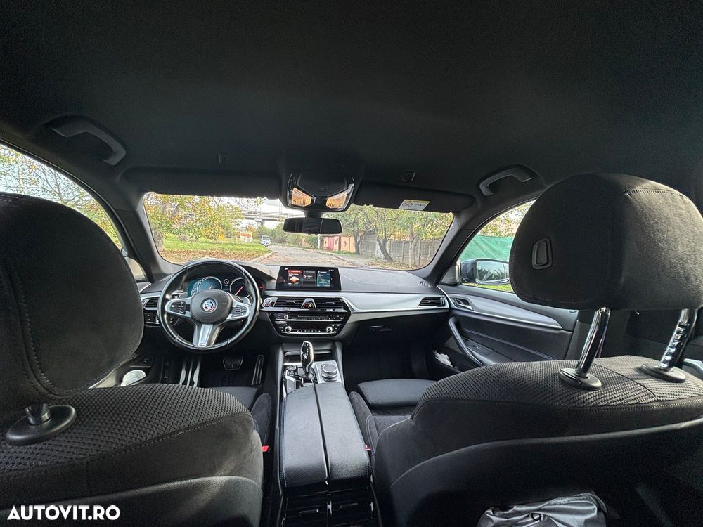 BMW Seria 5 530d xDrive AT - 12