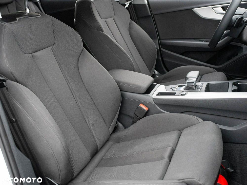 Audi A4 Avant 35 TFSI mHEV S tronic - 32