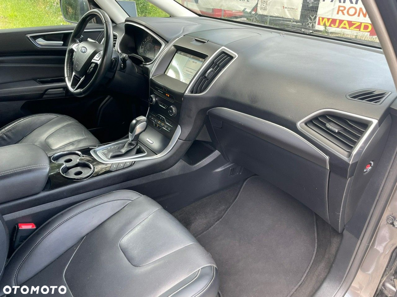 Ford S-Max - 11
