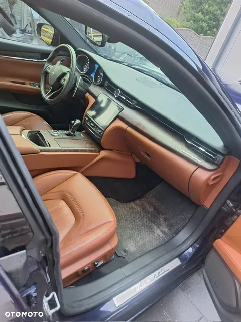 Maserati Quattroporte - 9