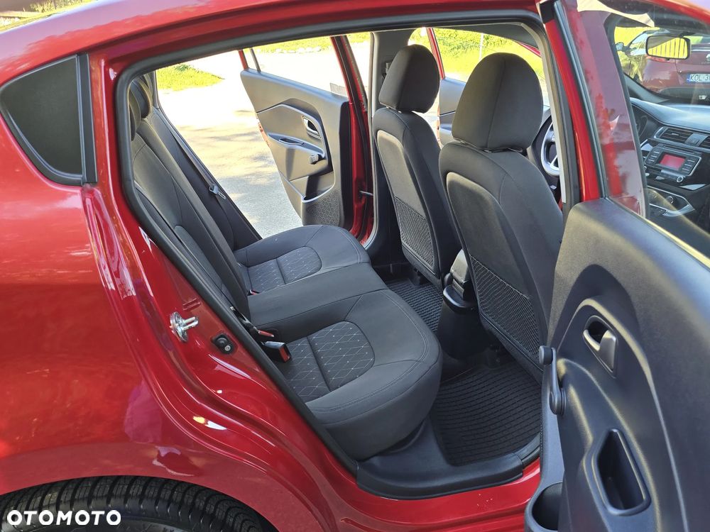 Kia Rio 1.2 L - 10