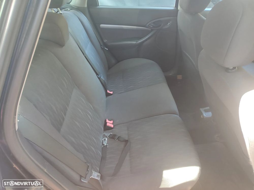 Ford Focus SW 1.8 TDCi Trend - 10