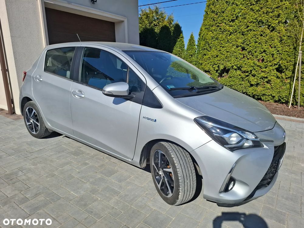 Toyota Yaris Hybrid 100 Premium - 3