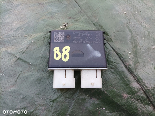 VW Passat B8 moduł elektrycznej klapy bagażnika 3G0962243C