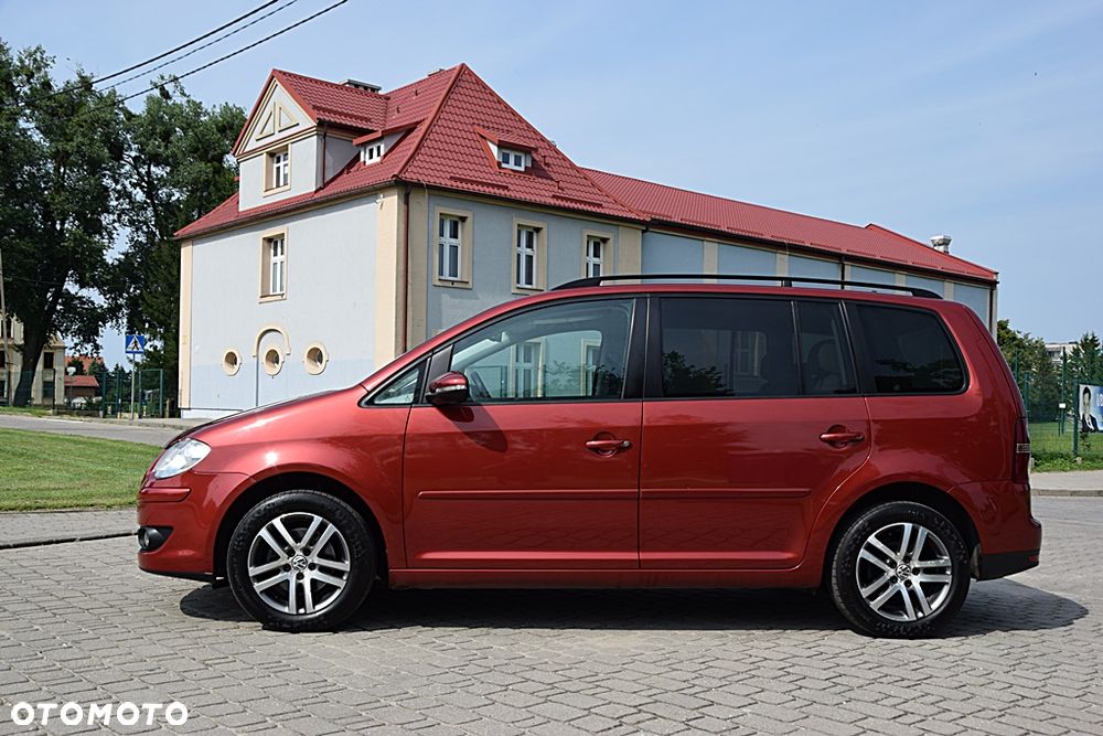 Volkswagen Touran 1.4 TSI DSG Conceptline - 9