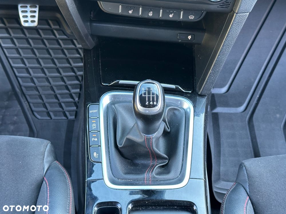 Kia ProCeed 1.6 T-GDI GT - 17