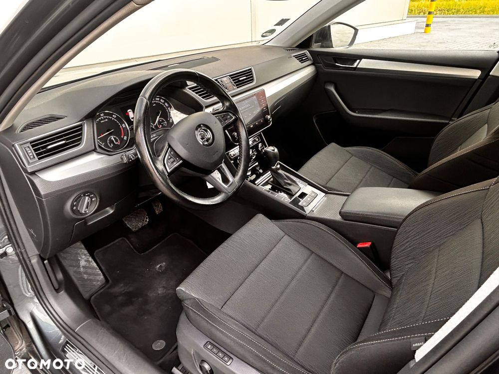 Skoda Superb 2.0 TDI DSG Premium Edition - 24