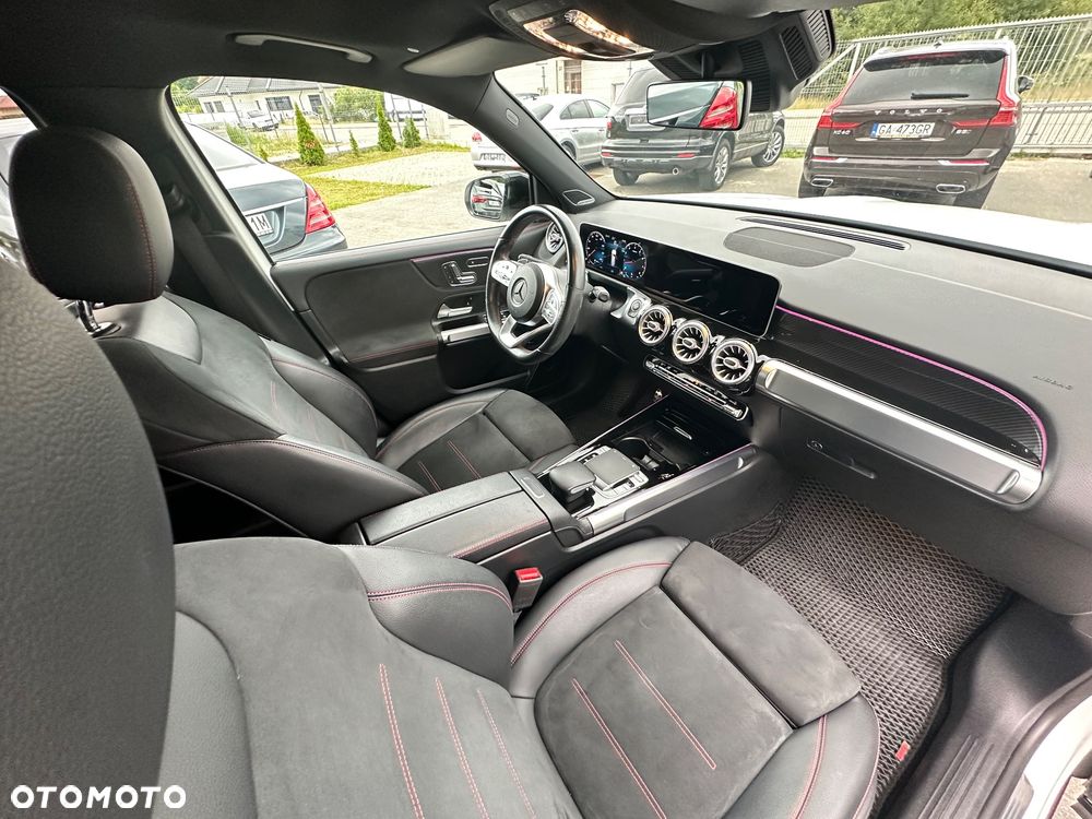 Mercedes-Benz GLB 250 4-Matic AMG Line 8G-DCT - 15