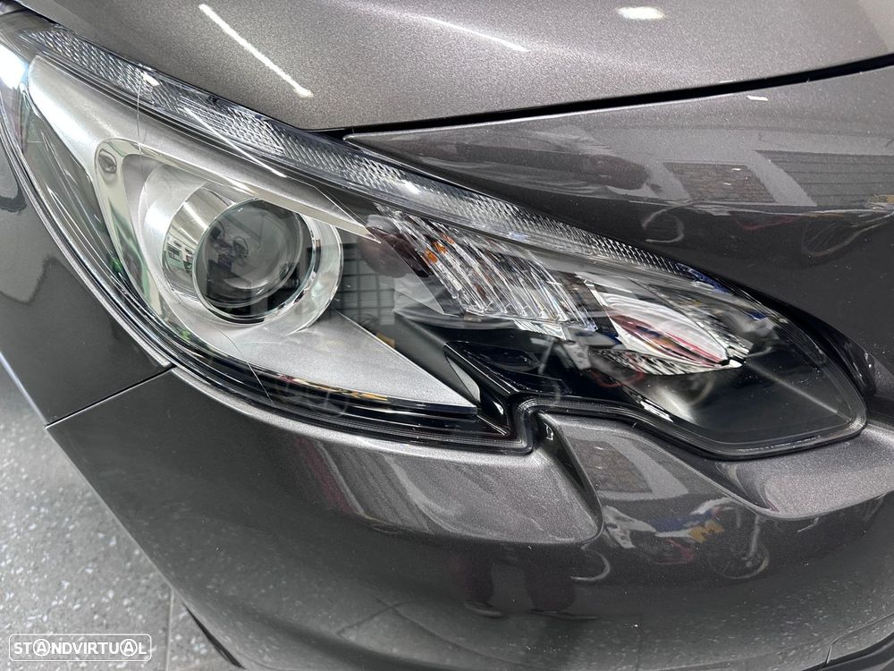 Peugeot 2008 1.5 BlueHDi Allure - 19