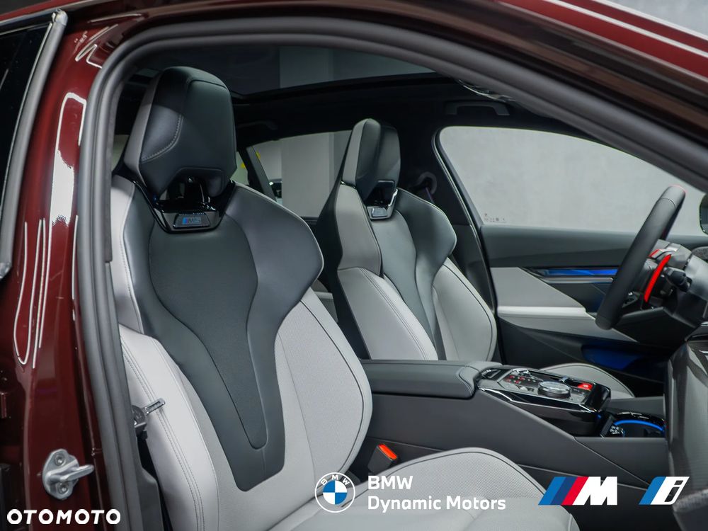 BMW M5 xDrive - 22