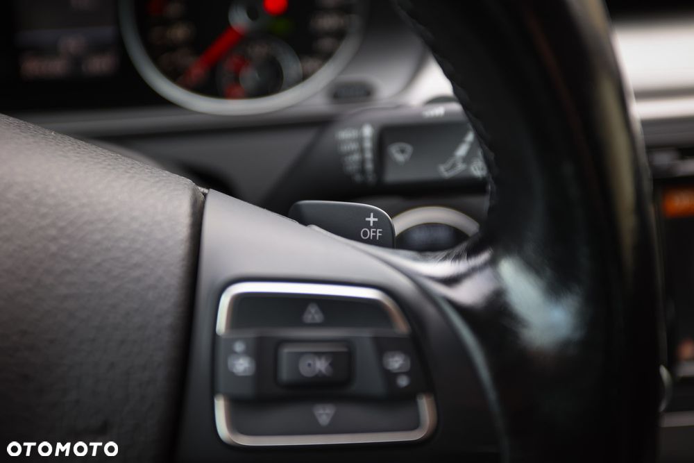 Volkswagen Passat 2.0 TDI 4Motion DSG BlueMotion Tech Highline - 30