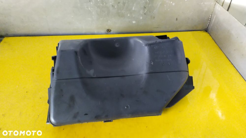 SCHOWEK VOLKSWAGEN POLO 9N 6Q1857097T - 1