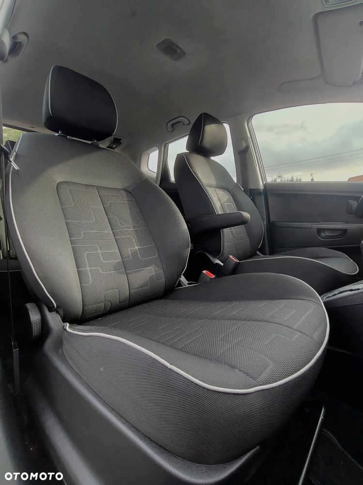 Kia Venga - 14