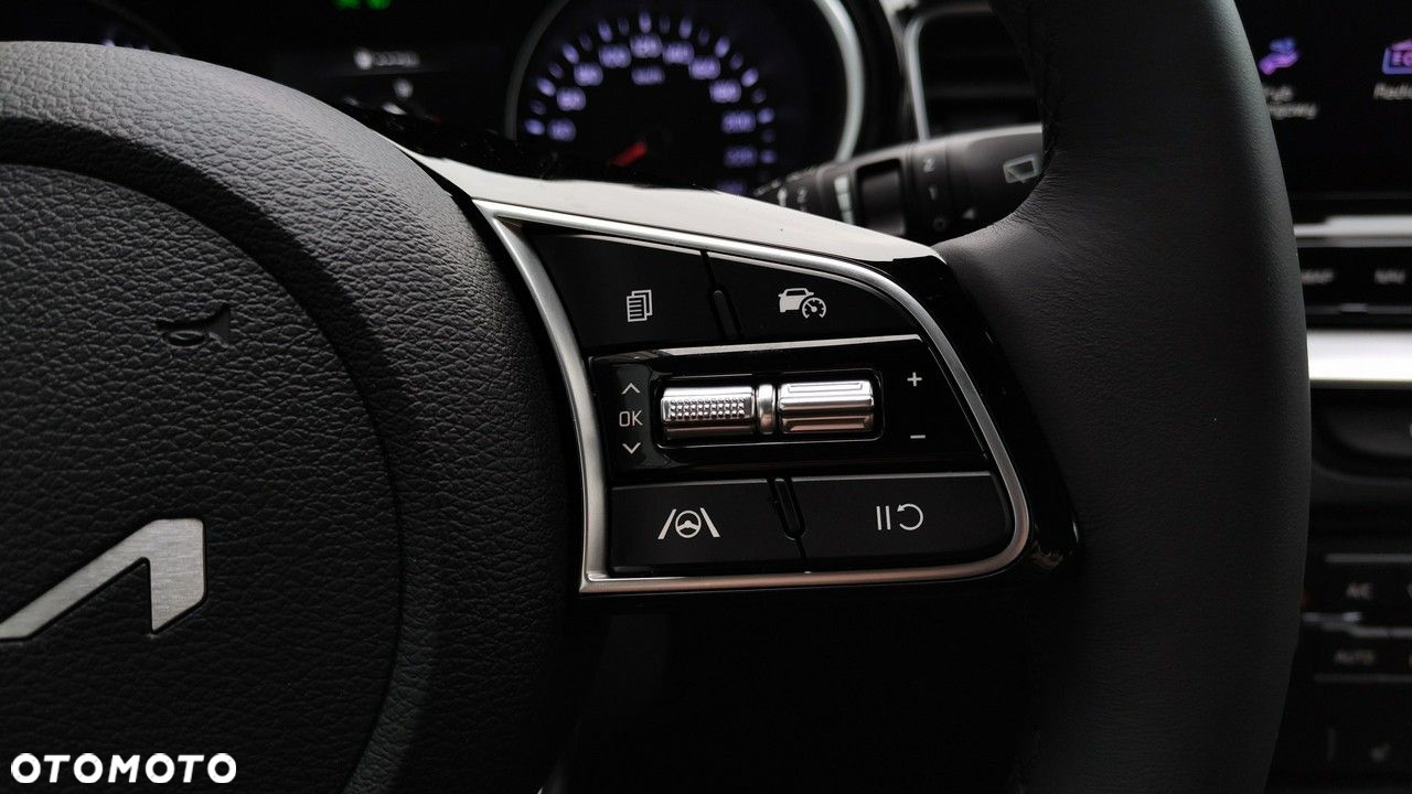 Kia Ceed - 16