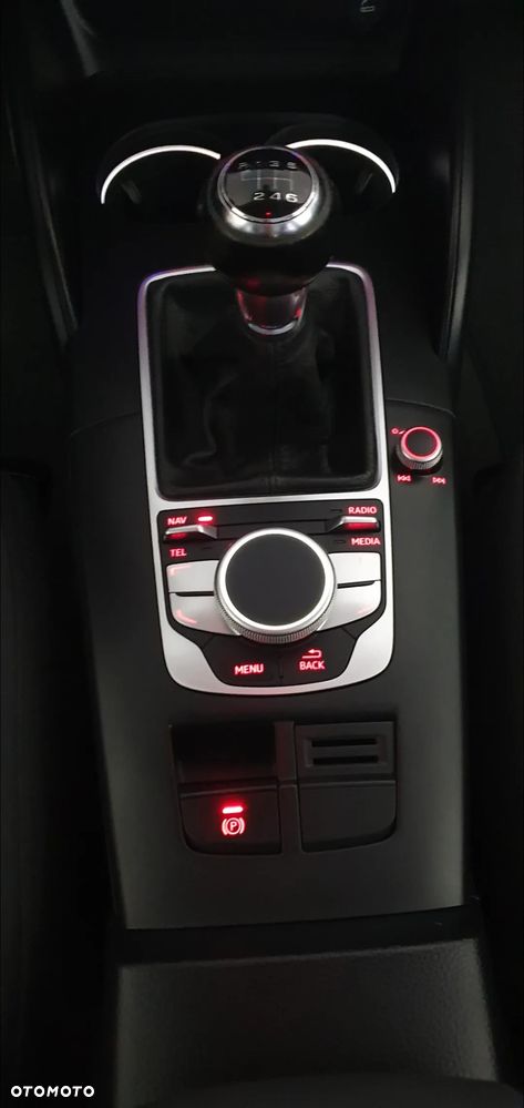 Audi A3 Sportback 2.0 TDI (clean diesel) Ambiente - 39