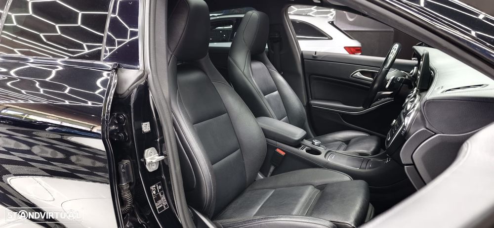 Mercedes-Benz CLA 220 (CDI) d 7G-DCT AMG Line - 29