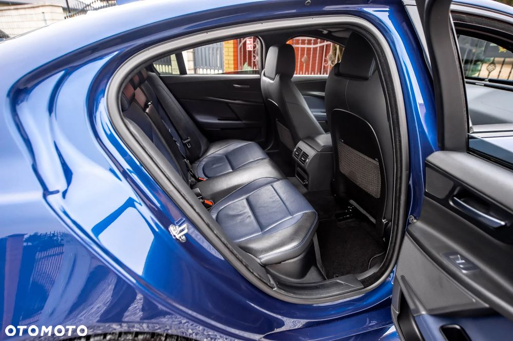 Jaguar XE 20d R-Sport Ingenium Edition - 21