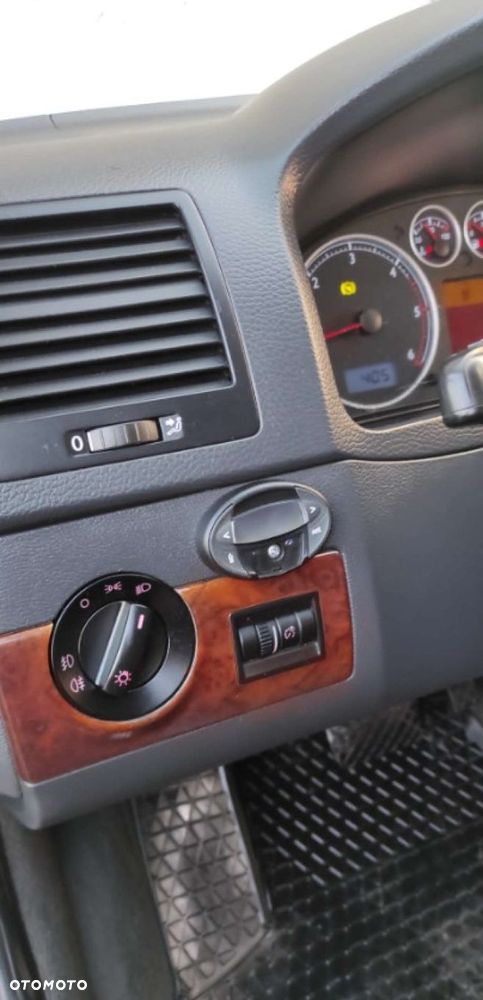 Volkswagen Multivan - 23
