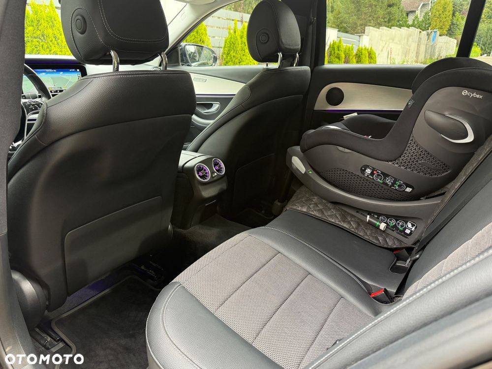 Mercedes-Benz Klasa E 220 d 4-Matic 9G-TRONIC - 18