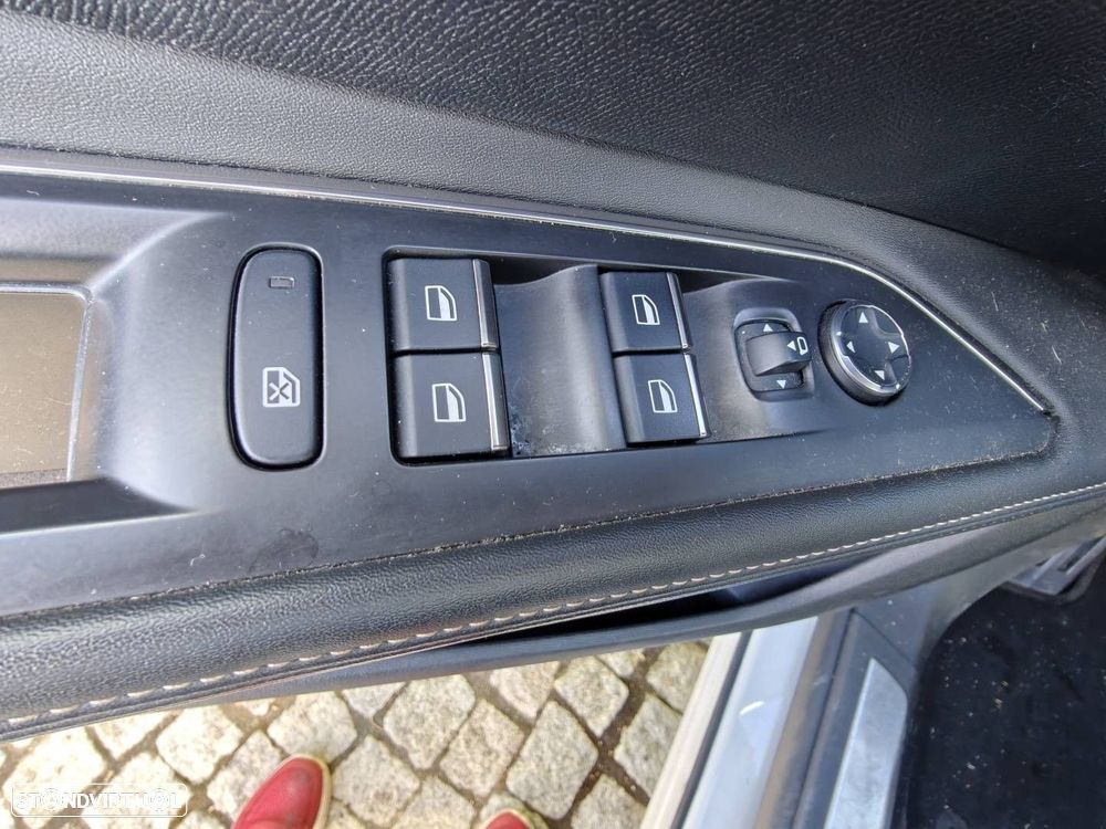Peugeot 5008 1.5 BlueHDi GT EAT8 - 23