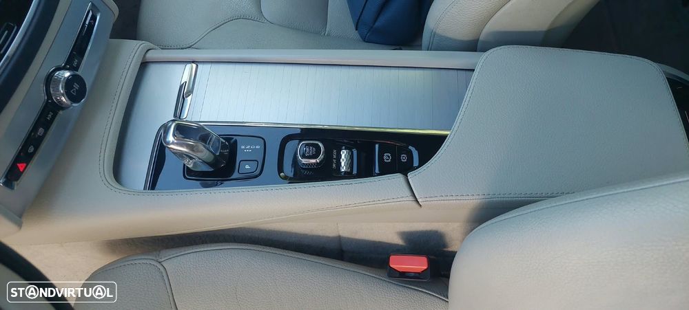 Volvo XC 90 - 23