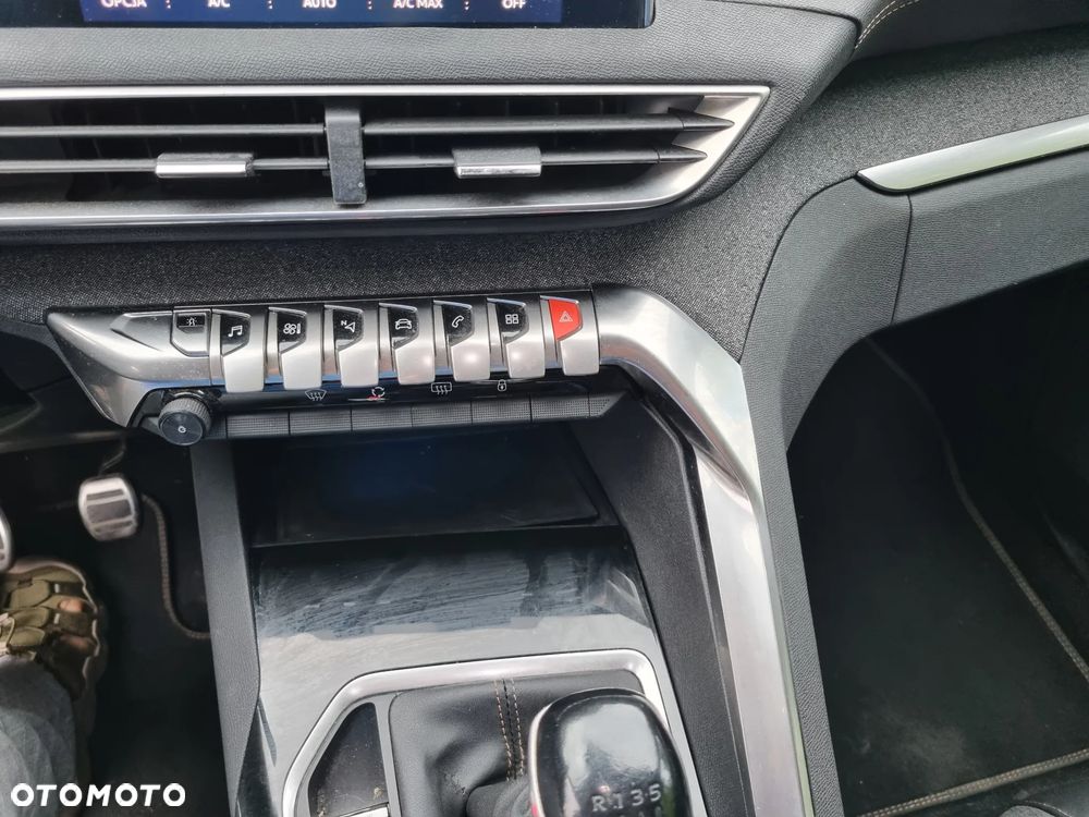 Peugeot 5008 - 24