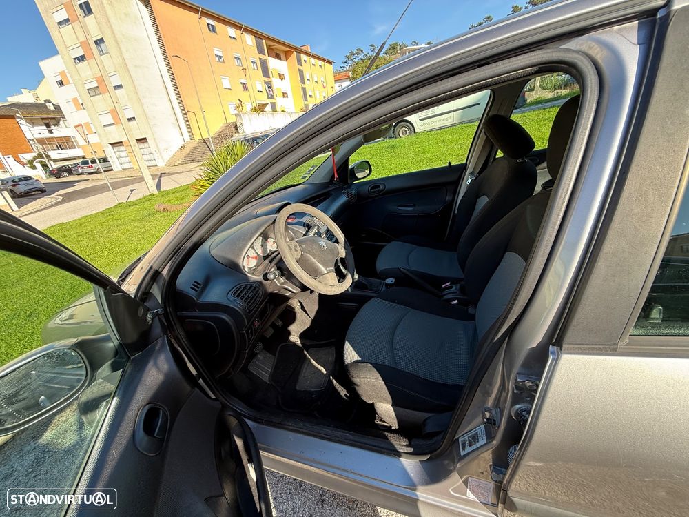 Peugeot 206 1.1 Color Line - 4