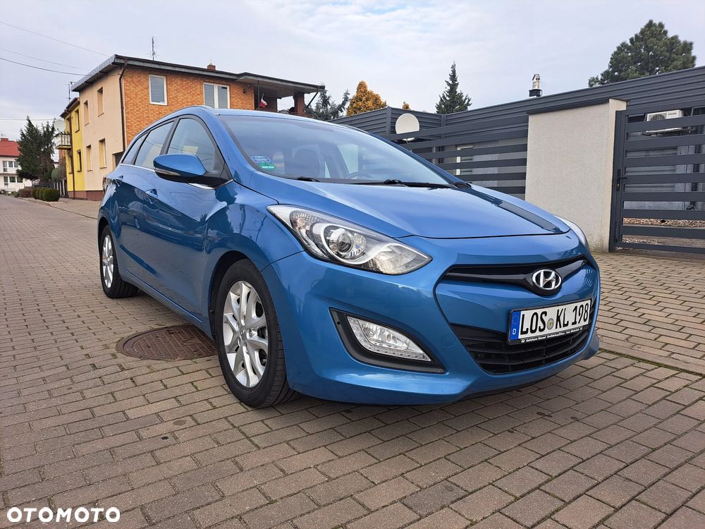 Hyundai i30 i30cw 1.6 CRDi Intro Edition - 1