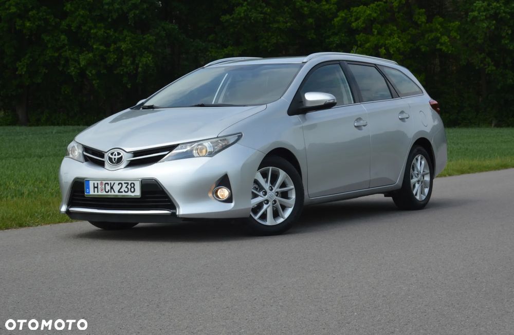 Toyota Auris - 1