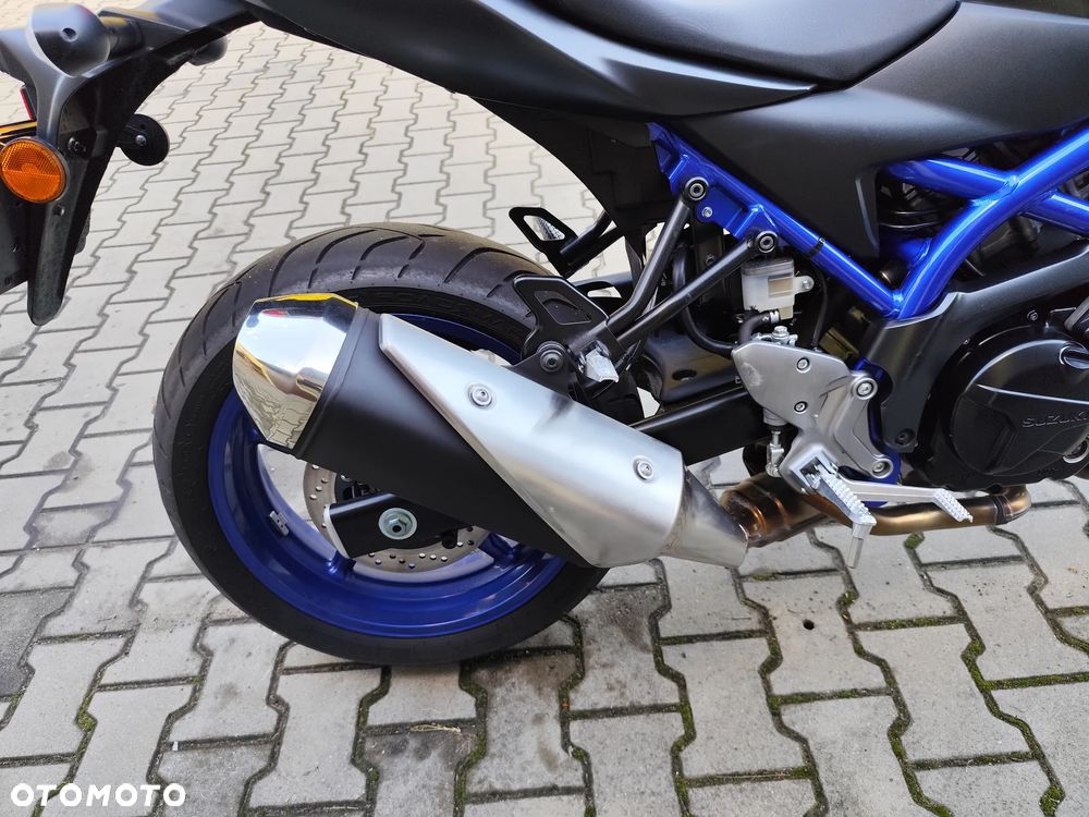 Suzuki SV - 15