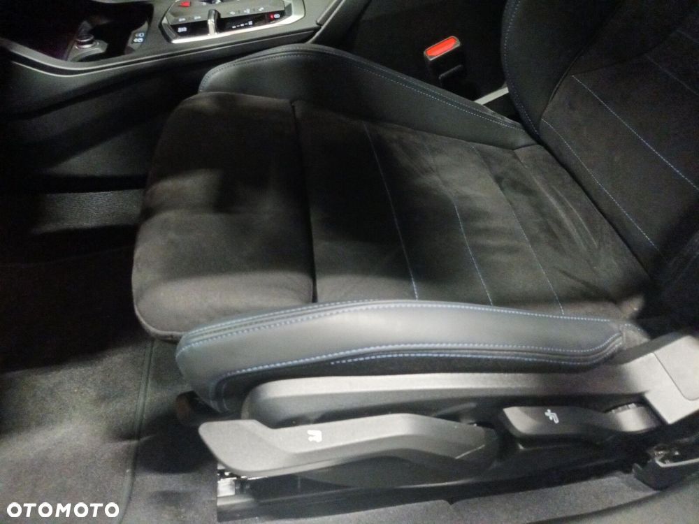 BMW Seria 2 220d mHEV M Sport - 13