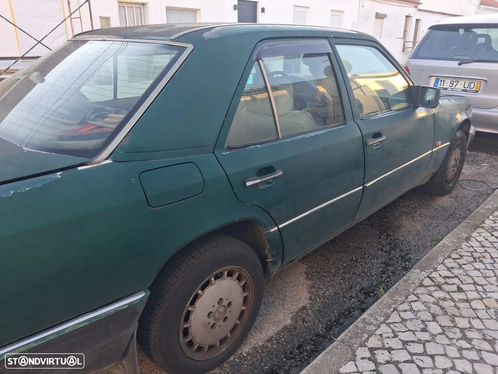 Mercedes-Benz E 200 D - 11