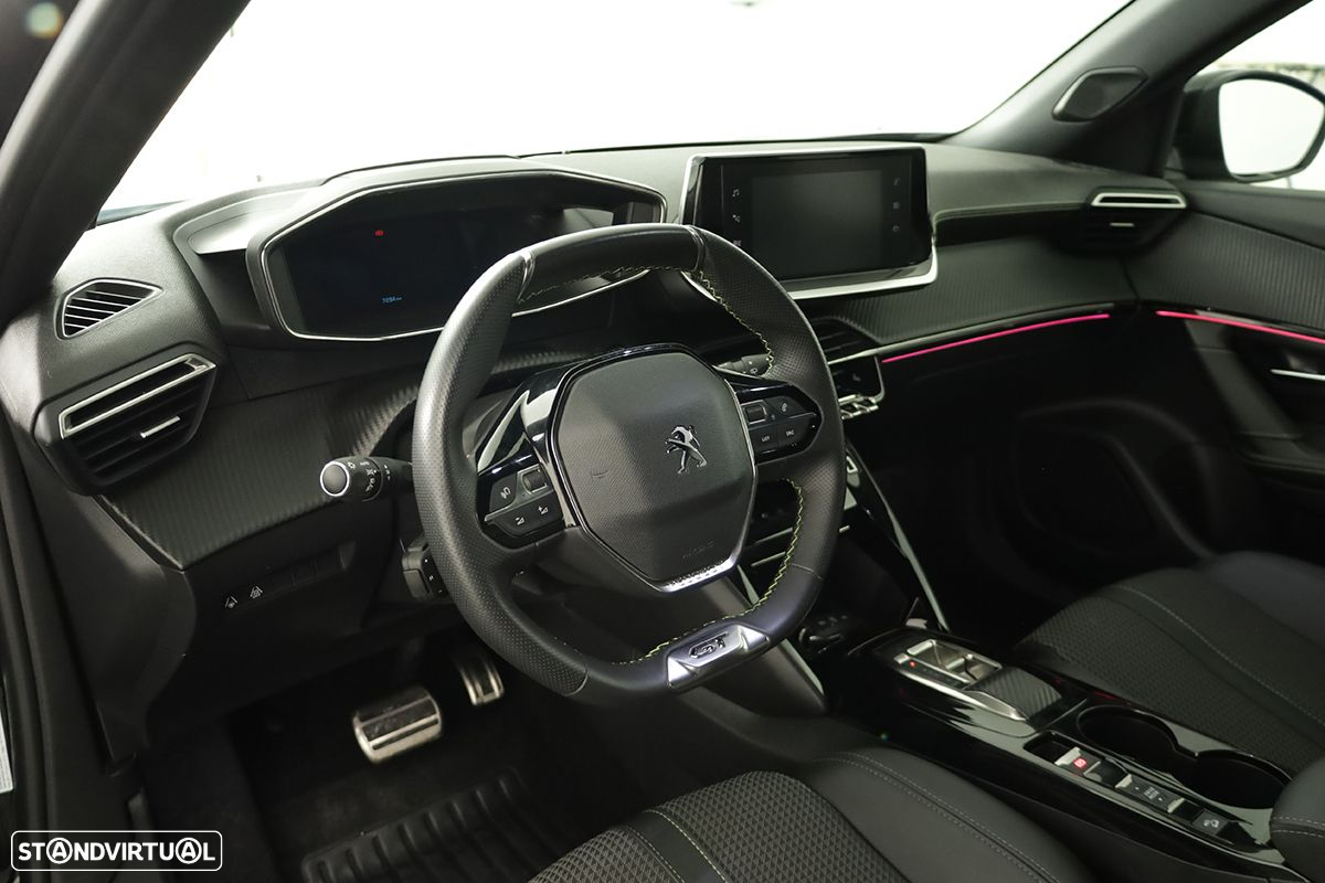 Peugeot e-2008 50 kWh GT - 8
